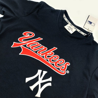 M-L-B YANKEES  T.SHIRT