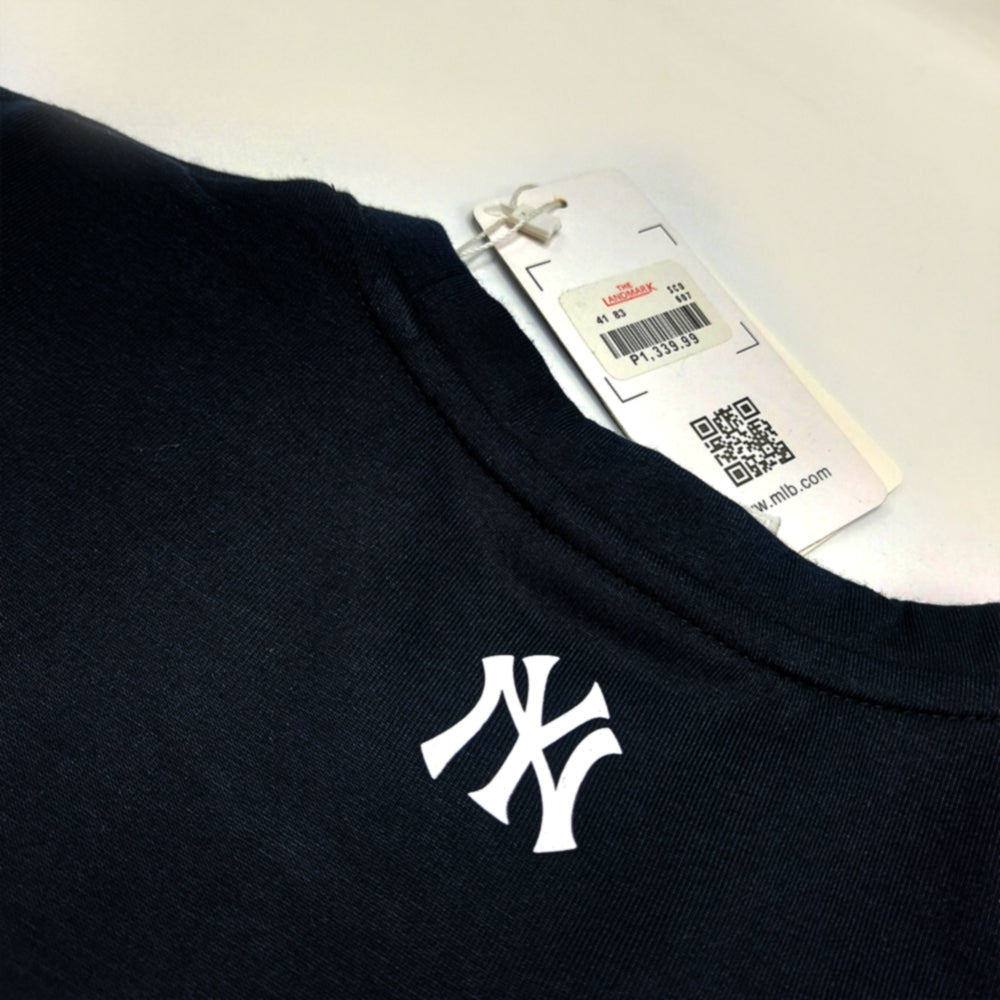 M-L-B YANKEES  T.SHIRT
