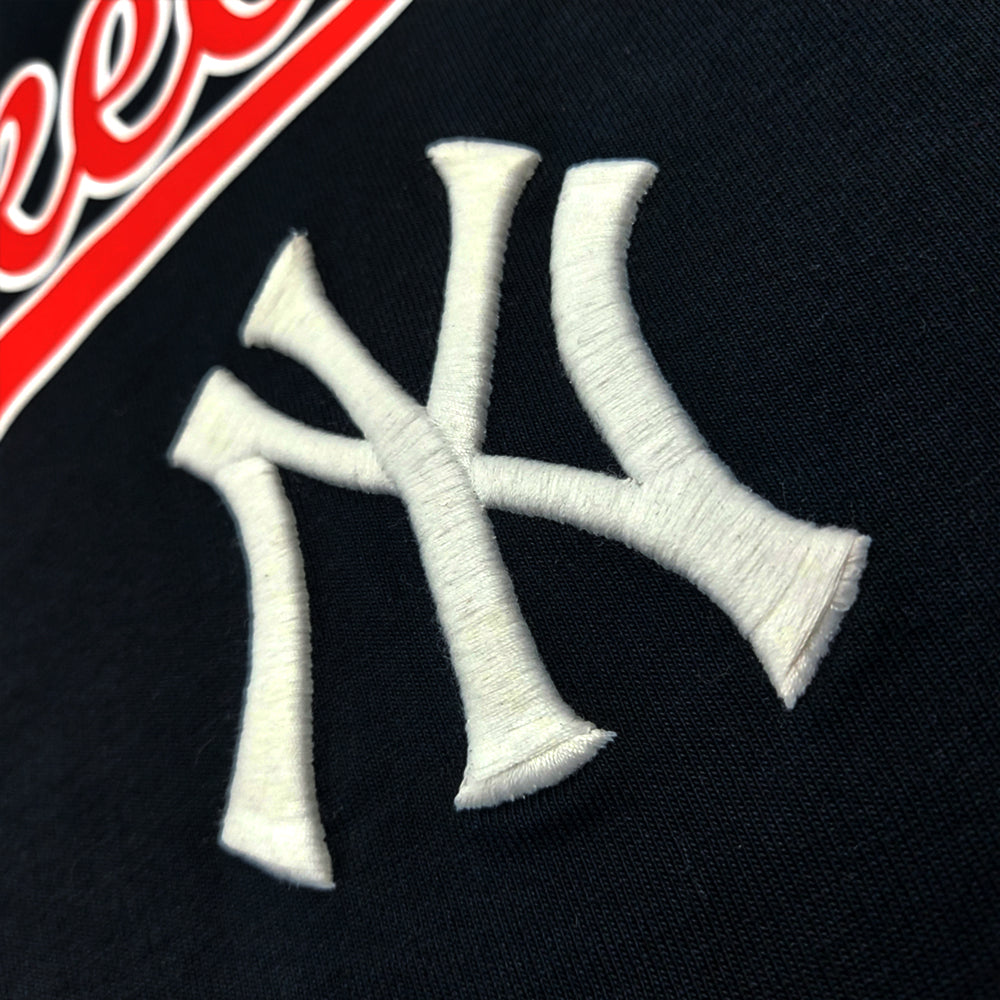M-L-B YANKEES  T.SHIRT